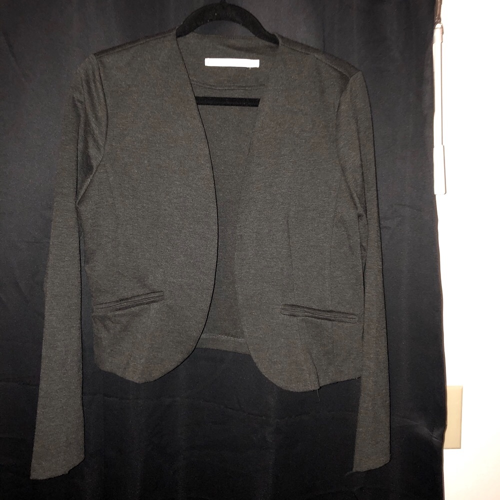 🌈bundle only 2/$15 _ A beautiful dark gray jacket